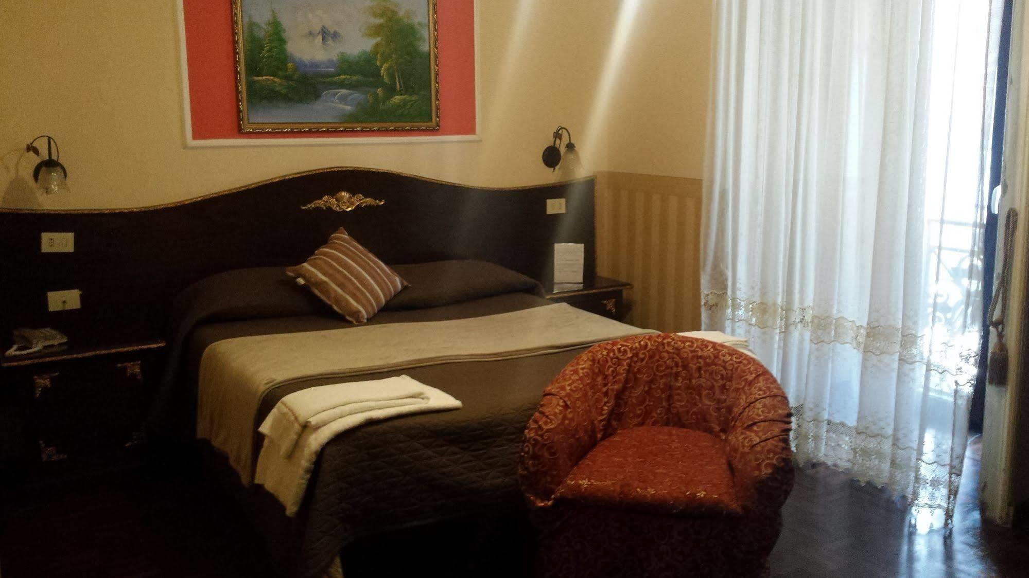 Bed & Breakfast Napoli Centrale Exterior photo