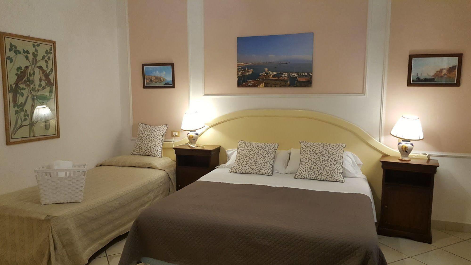 Bed & Breakfast Napoli Centrale Exterior photo